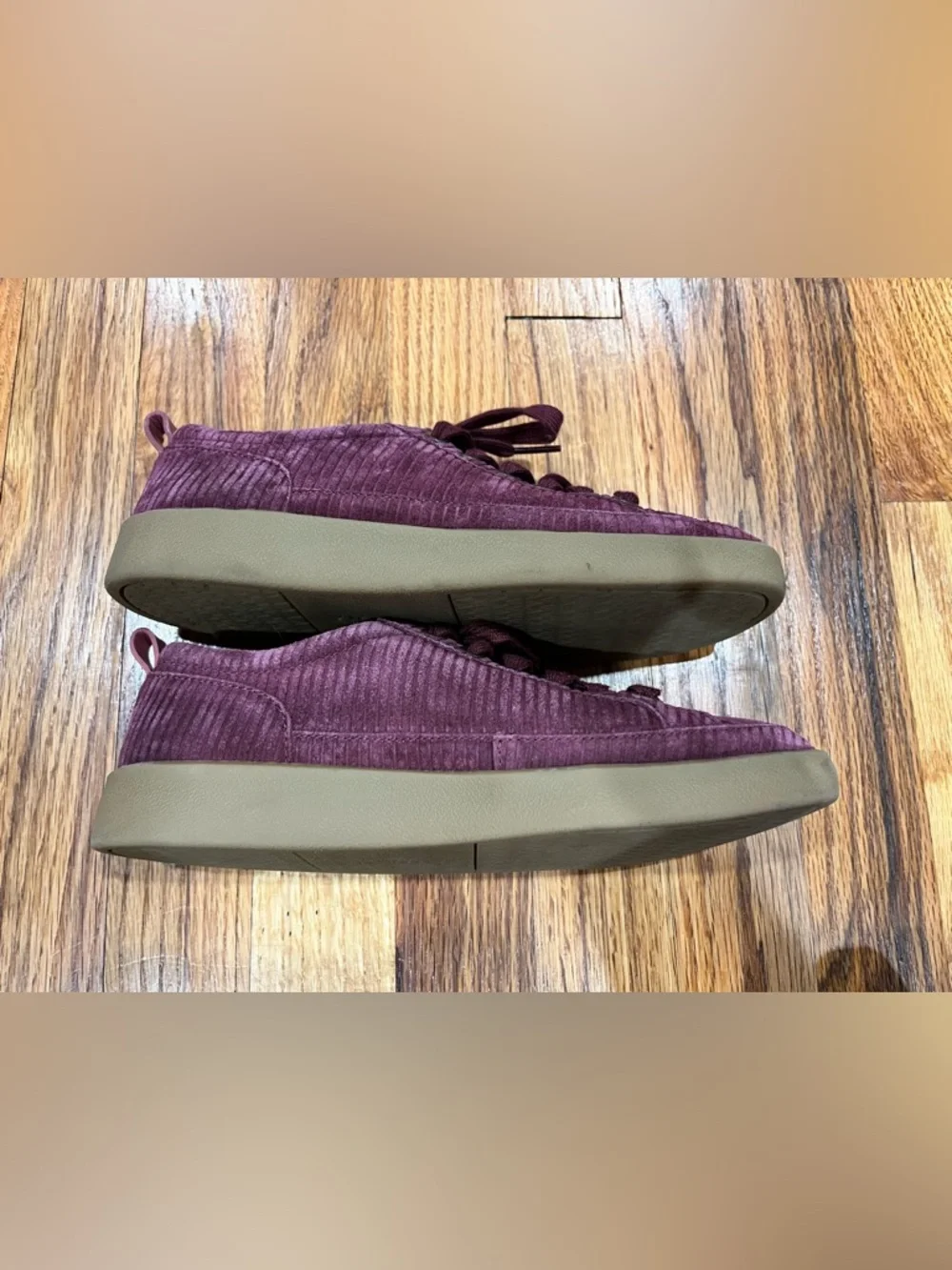 Vionic Suede Winny Sneaker Women's 6.5 Cherry Jubilee Corduroy‎ Purple